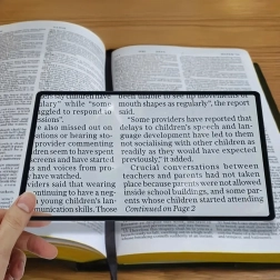 Rugalmas zsebes oldallap nagyító 12 × 18 cm