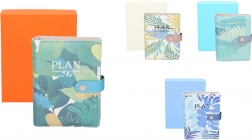 Napló díszdobozos csomagolásban, 19,5 x 14,5 cm, 116 oldal