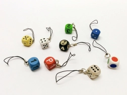 Detoa kocka kulcstartó – színes függő kulcsokra