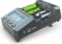SkyRC MC3000 univerzális töltő
