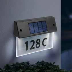 Napelemes házszám-világítás átlátszó plexiüveggel és hideg fehér LED-ekkel