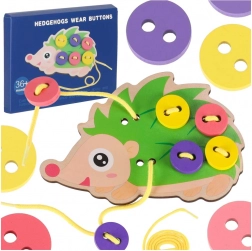 Fa fűzős sün gombokkal – fejlesztő játék a finommotorikához