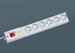 Lestar túlfeszültség-védett elosztó, 6 aljzat, 3 m, szürke