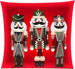 Plüss párnahuzat 40 × 40 cm NUTCRACKER motívummal – Diótörő