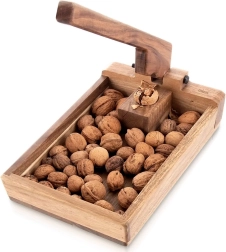 Fa diótörő tálcával 25 × 18 × 10 cm