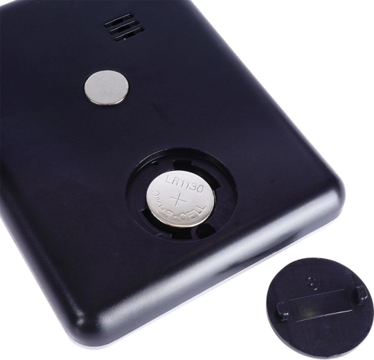 Táplálás mellékelt elemmel