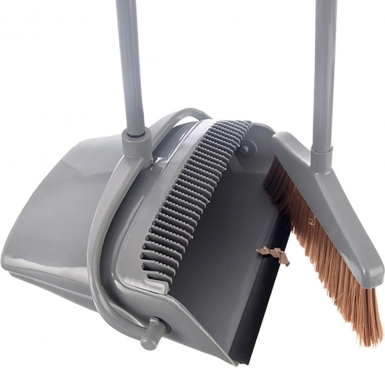 Beépített fésű a tiszta sörtékért