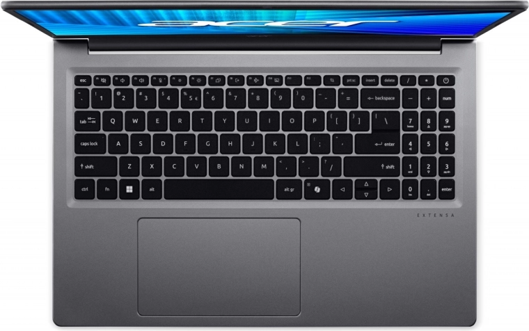 Kényelmes billentyűzet és nagy touchpad