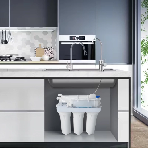 Kompakt, mosogató alatti telepítés