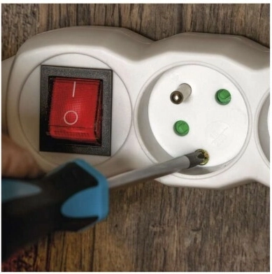 Biztonságos működés gyermekvédő zárakkal