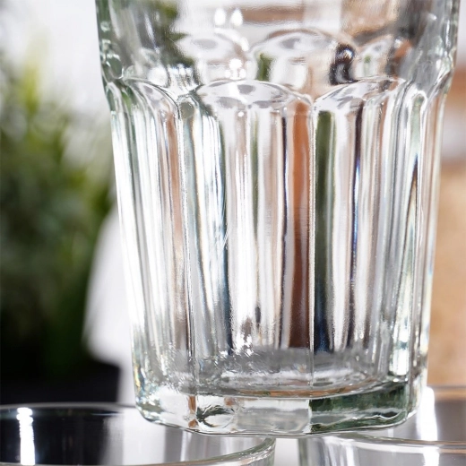 Mindennapi használatra tervezett, tartós vastag üveg