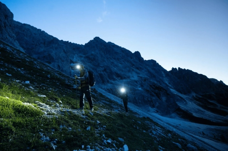 Erős és sokoldalú fény akár 450 lm