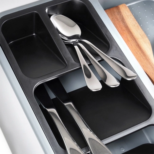 Csúszásmentes belső és könnyű tisztítás