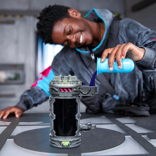 Kísérlet a konténerben: önts, rázd meg, fedd fel!