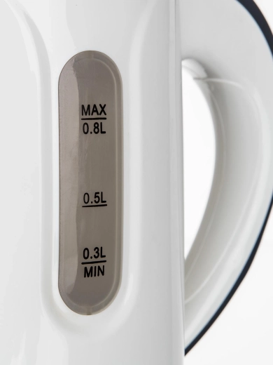 Kompakt 0,8 l űrtartalom jól látható skálával