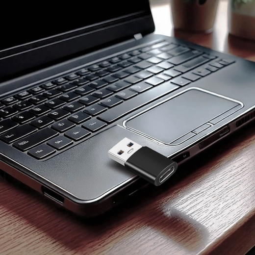 Alacsony profil notebookhoz csatlakoztatva