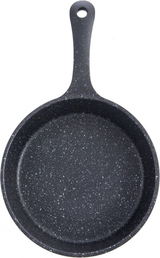 Masszív, egybeöntött kivitel ergonomikus nyéllel