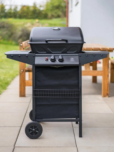 Kényelem az előkészítésnél: lerakófelületek, akasztók és kosár