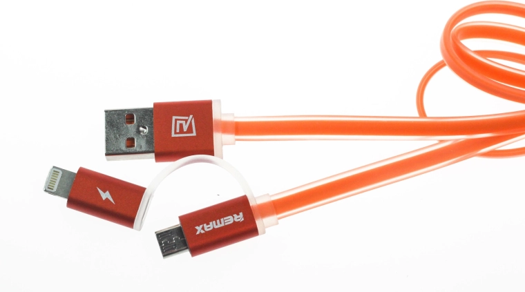 Két csatlakozó egyben: Lightning és micro‑USB