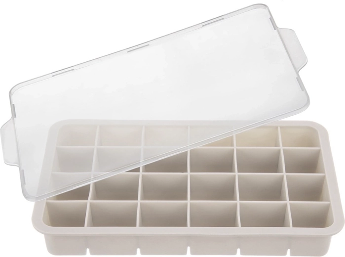 Akár 24 szabályos jégkocka