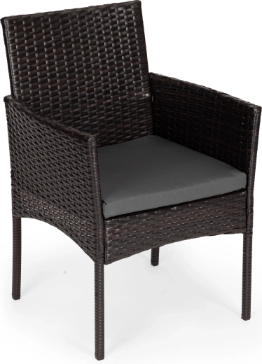 Kényelmes fotelek párnákkal