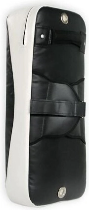 Megerősített pántok fémcsatokkal