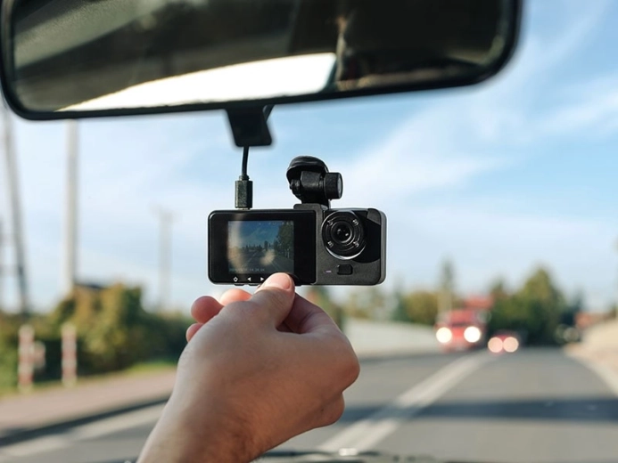 Folyamatos védelem: parkoló mód és G‑szenzor