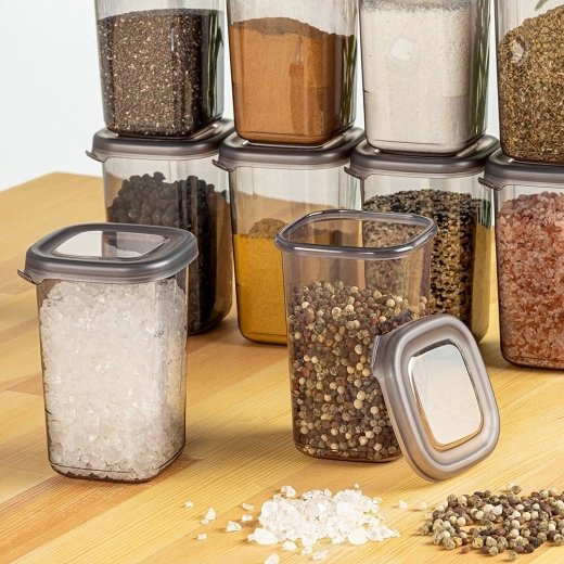 Helytakarékos, egymásra rakható forma