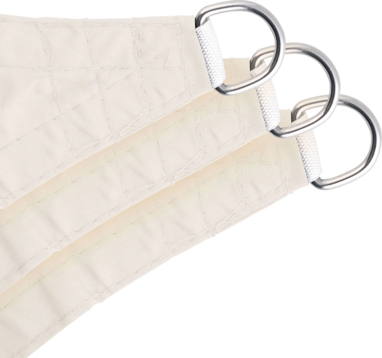 Megerősített sarkok és fém gyűrűk a biztos rögzítéshez