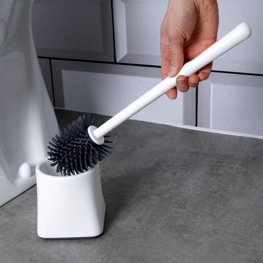 Ergonomikus nyél a kényelmes tisztításhoz