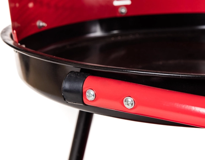 Tartós zománcozott tűztér és masszív felépítés