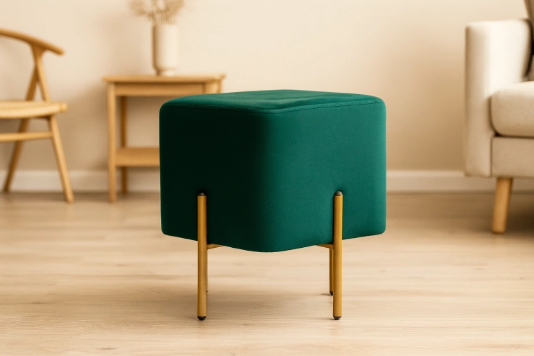 Aranyszínű fém lábak stabil tartással