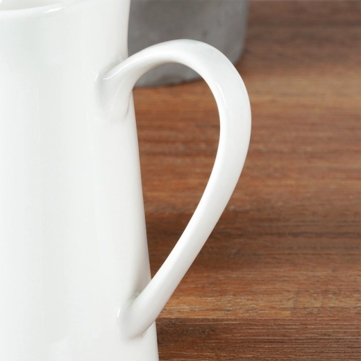 Kényelmes fogás az ergonomikus fülnek köszönhetően