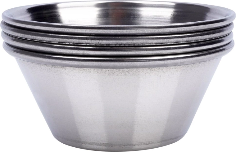 Egymásba rakható és helytakarékos