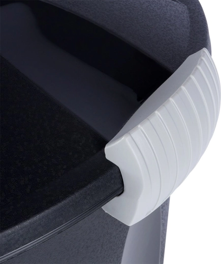 Masszív klipszek és ergonomikus fogantyúk