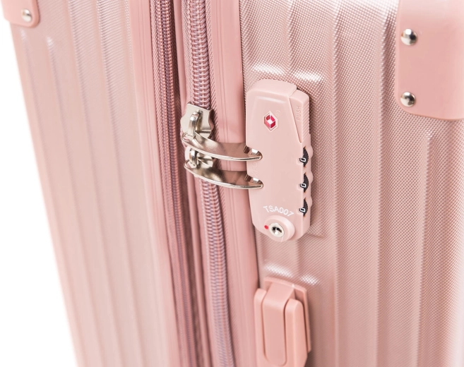 Biztonság TSA számzárral