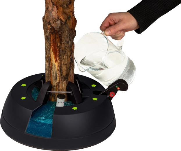 Beépített 2 l-es tartály szintjelzővel