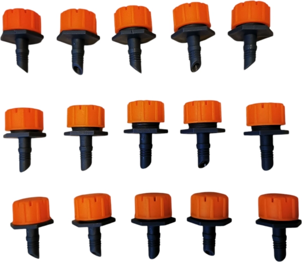 Precíz öntözés állítható csepegtetőkkel