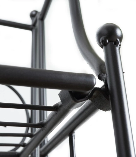 Masszív fém szerkezet matt felülettel