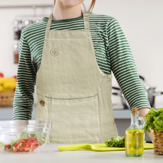 Nagy elülső zseb minden szükségeshez