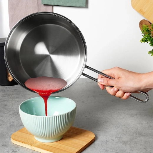 Kényelmes kiöntés fröccsenés nélkül