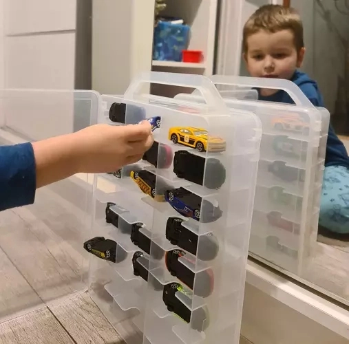 Kétoldalas koffer zárható ajtókkal