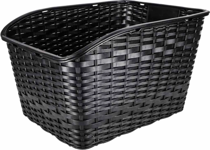 Rattan hatású megjelenés és tágas belső tér