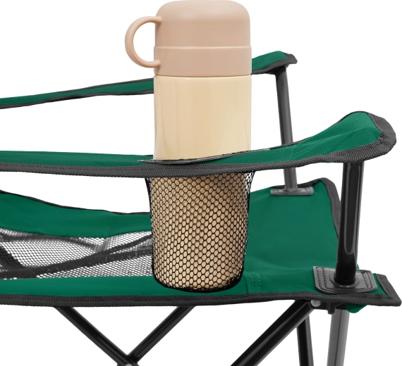 Beépített pohártartó a kartámaszban