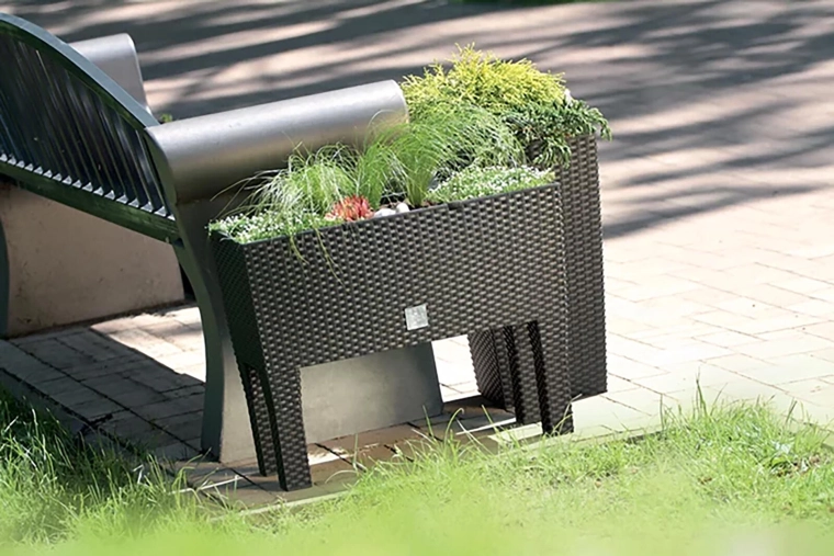 Strapabíró anyag rattan megjelenéssel