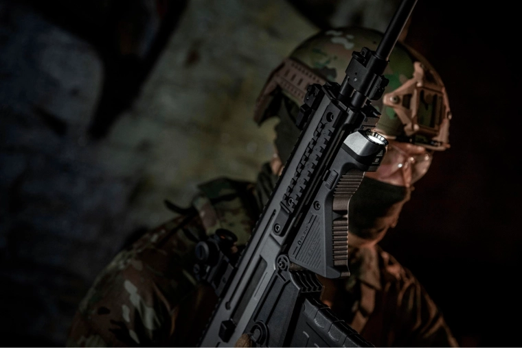 Akár 1450 lm fényáram és 240 m hatótáv