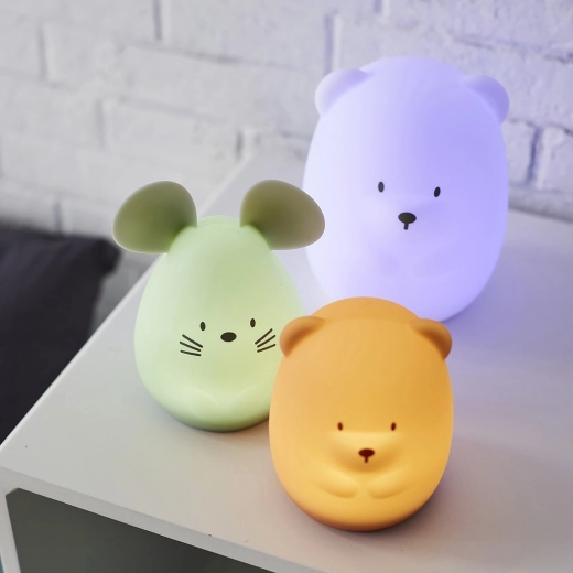 Akár 12 óra világítás és micro USB-s töltés