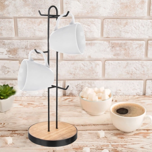 Masszív fém szerkezet és stabil fa talp