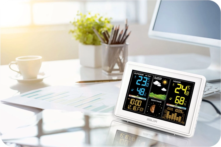 Nagy színes LCD és háromlépcsős háttérvilágítás