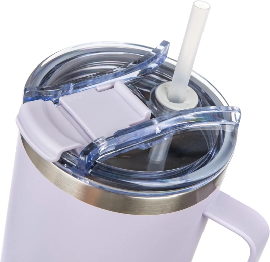 Két ivási mód: szívószál és itatónyílás